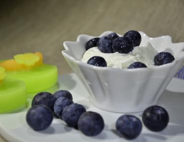 Topfencreme mit frischen Heidelbeeren Topfencreme mit frischen Heidelbeeren