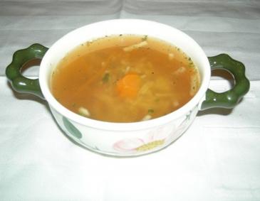 Nudelsuppe mit Frühlingsgemüse Nudelsuppe mit Frühlingsgemüse