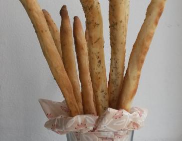 Grissini mit Rosmarin Grissini mit Rosmarin