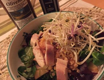 Salat mit roten Linsen und Räuchersaibling Salat mit roten Linsen und Räuchersaibling
