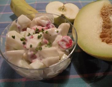 Obstsalat mit Joghurt-Sauce Obstsalat mit Joghurt-Sauce
