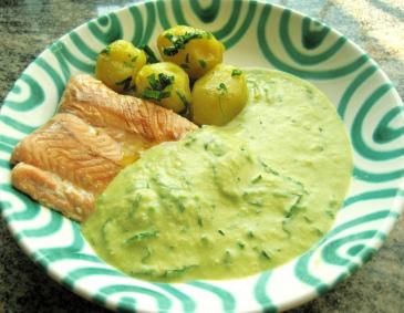 Lachsfilet mit Bärlauch-Kokos-Sauce Lachsfilet mit Bärlauch-Kokos-Sauce