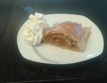 Apfelstrudel im Blätterteig Apfelstrudel im Blätterteig