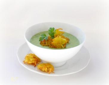 Bärlauch-Petersiliensuppe mit Kartoffelrösti Bärlauch-Petersiliensuppe mit Kartoffelrösti