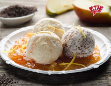 Mohn-Vanille-Eis mit Apfelkompott Mohn-Vanille-Eis mit Apfelkompott