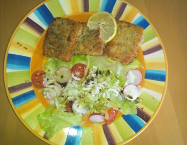 Blattsalat mit Fisch und Minze-Dip Blattsalat mit Fisch und Minze-Dip
