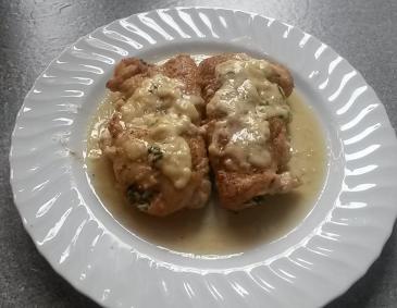 Putenschnitzel mit Bärlauch-Frischkäsefüllung Putenschnitzel mit Bärlauch-Frischkäsefüllung