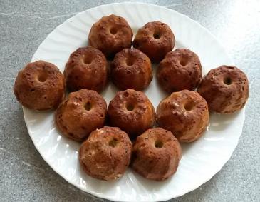 Schoko-Nuss-Amarena-Minigugelhupf Schoko-Nuss-Amarena-Minigugelhupf