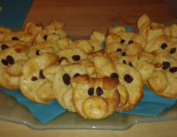 Glücksschweinchen mit Mandeln Glücksschweinchen mit Mandeln