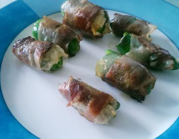 Schafskäse-Jalapenos im Speckmantel Schafskäse-Jalapenos im Speckmantel