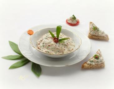 Bärlauch-Aufstrich mit Schafskäse Bärlauch-Aufstrich mit Schafskäse