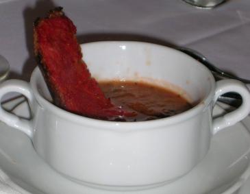 Tomatencremesuppe mit Bruscetta Tomatencremesuppe mit Bruscetta