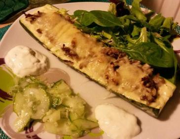 Gefüllte Zucchini Gefüllte Zucchini