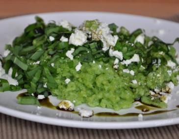 Bärlauchspätzle mit Feta und Kernöl Bärlauchspätzle mit Feta und Kernöl