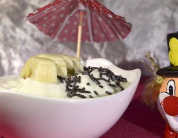 Bananenjoghurt mit selbst gemachtem Joghurt Bananenjoghurt mit selbst gemachtem Joghurt