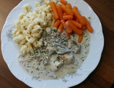 Geschnetzeltes Hühnerfleisch Geschnetzeltes Hühnerfleisch