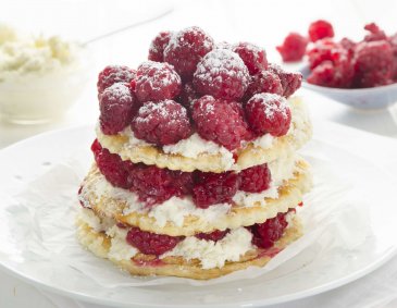 Einfache Himbeertorte mit Blätterteig Einfache Himbeertorte mit Blätterteig