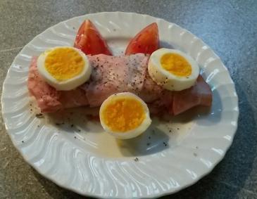 Schinkenrollen mit Gemüsemayonnaise Schinkenrollen mit Gemüsemayonnaise
