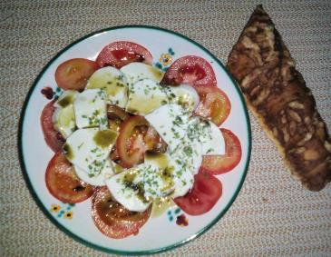 Tomatensalat mit Mozzarella Tomatensalat mit Mozzarella