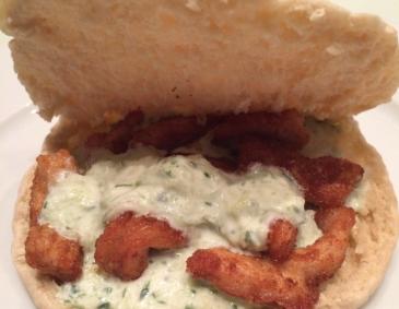 Puten-Pita mit Tsatsiki Puten-Pita mit Tsatsiki
