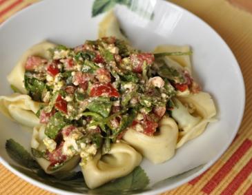 Rucola-Tomaten mit Feta für Pasta Rucola-Tomaten mit Feta für Pasta