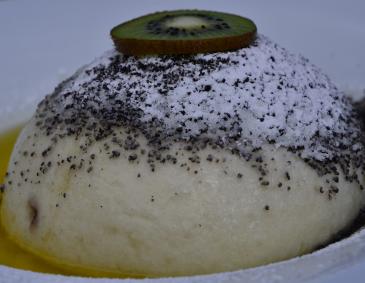 Germknödel mit Mohn Germknödel mit Mohn