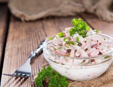 Wurstsalat mit Mayonnaise Wurstsalat mit Mayonnaise