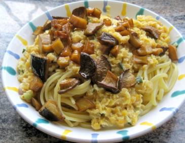 Linsen-Kokos-Sauce mit Kräuterseitlingen Linsen-Kokos-Sauce mit Kräuterseitlingen