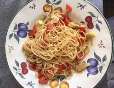 Chinesische Nudeln im Wok Chinesische Nudeln im Wok