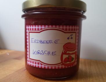 Erdbeer-Kirsch-Fruchtaufstrich Erdbeer-Kirsch-Fruchtaufstrich