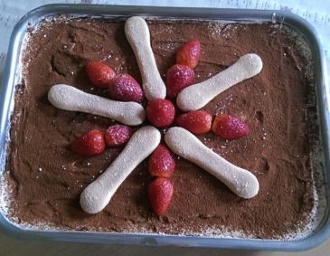 Erdbeertiramisu mit Topfen Erdbeertiramisu mit Topfen