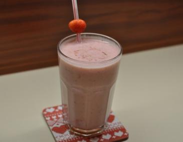 Erdbeer-Bananen-Milchshake Erdbeer-Bananen-Milchshake