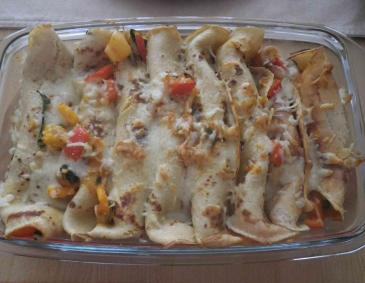 Gefüllte Dinkelpalatschinken mit Mangold und Paprika Gefüllte Dinkelpalatschinken mit Mangold und Paprika