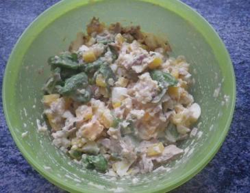 Thunfischsalat in Joghurt-Rahm-Dressing Thunfischsalat in Joghurt-Rahm-Dressing