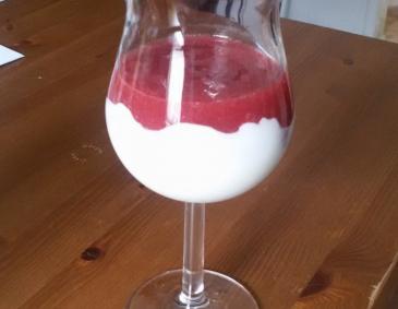 Schlankes Erdbeer-Joghurt-Dessert Schlankes Erdbeer-Joghurt-Dessert