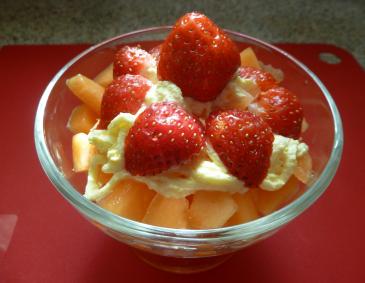 Buttermelone mit Schlagobers Buttermelone mit Schlagobers