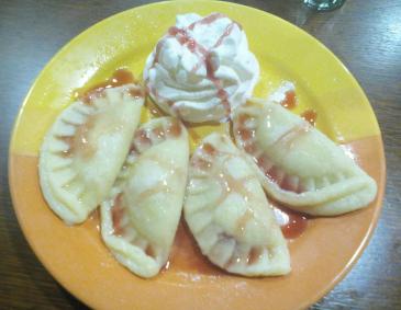 Erdbeeren in Erdbeerbutter mit Mascarpone-Taschen Erdbeeren in Erdbeerbutter mit Mascarpone-Taschen