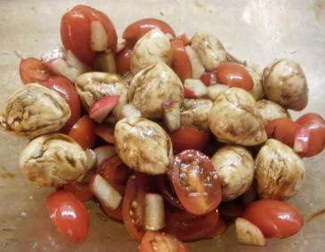 Tomaten-Mozzarella Salat Tomaten-Mozzarella Salat