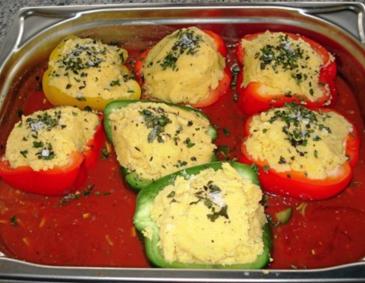 Paprika mit Polenta gefüllt Paprika mit Polenta gefüllt