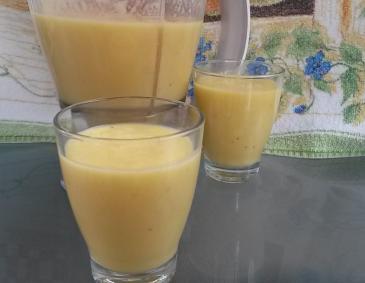 Mango-Shake mit Rum Mango-Shake mit Rum