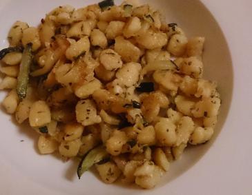 Zucchini-Kräuter-Spätzle Zucchini-Kräuter-Spätzle