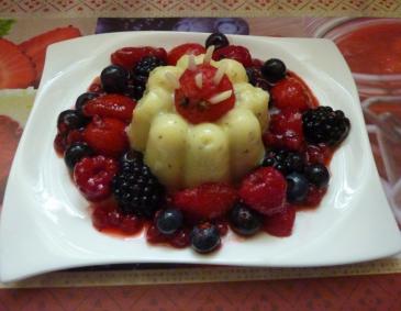Kürbiskernpudding mit Beerenragout Kürbiskernpudding mit Beerenragout