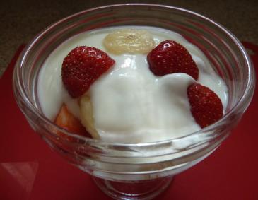 Bananencocktail mit Erdbeeren Bananencocktail mit Erdbeeren