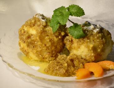 Marillenknödel mit Topfenteig Marillenknödel mit Topfenteig