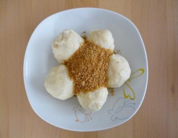 Zwetschkenknödel aus Topfenteig Zwetschkenknödel aus Topfenteig