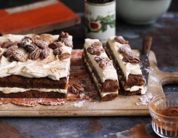 Kürbisgewürzkuchen mit Ahornsirupcreme Kürbisgewürzkuchen mit Ahornsirupcreme