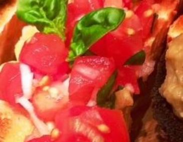 Bruschetta mit Tomaten-Salsa Bruschetta mit Tomaten-Salsa