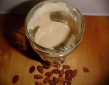 Mandelmus selbst gemacht Mandelmus selbst gemacht