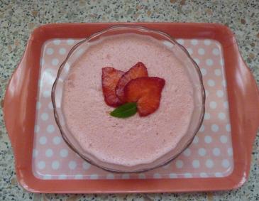 Fruchtige Buttermilchspeise Fruchtige Buttermilchspeise