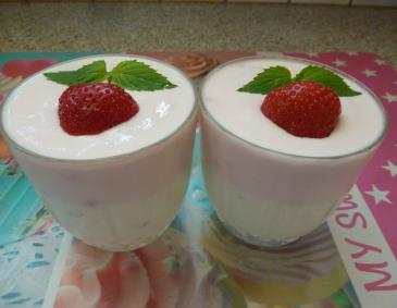 Erdbeer-Minze-Schichtdessert Erdbeer-Minze-Schichtdessert